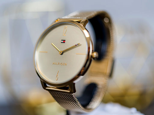 Za co klienci uwielbiają zegarki Tommy Hilfiger?