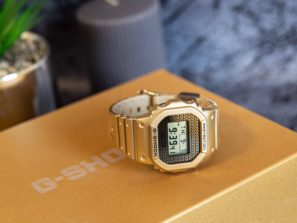 Zegarek męski CASIO G-SHOCK DWE-5600HG-1ER Gold Chain