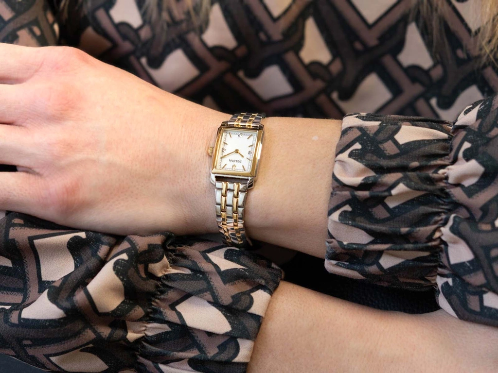 Zegarek damski BULOVA 98P220 Classic Sutton Diamonds