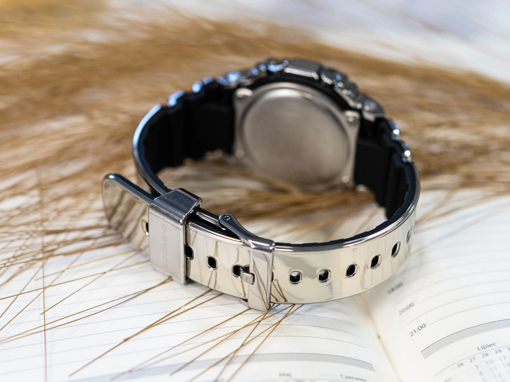 Zegarek męski CASIO G-SHOCK GM-5600YM-8ER