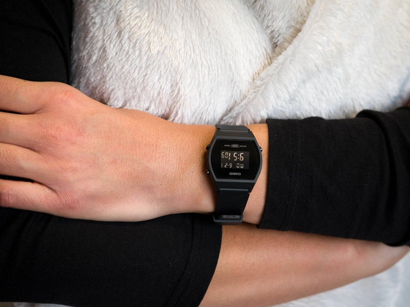 Zegarek damski CASIO LW-204-1BEF