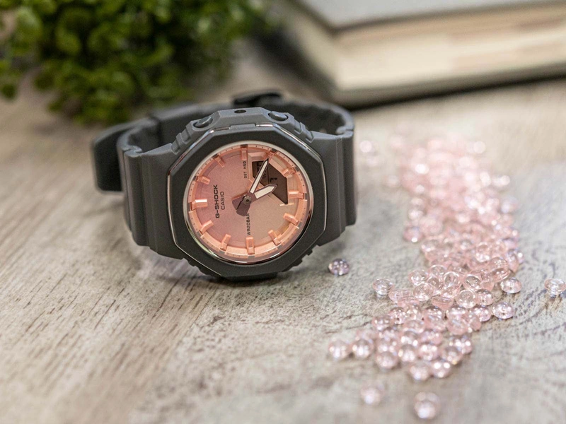 Zegarek damski CASIO G-SHOCK GMA-P2110SC-4AER