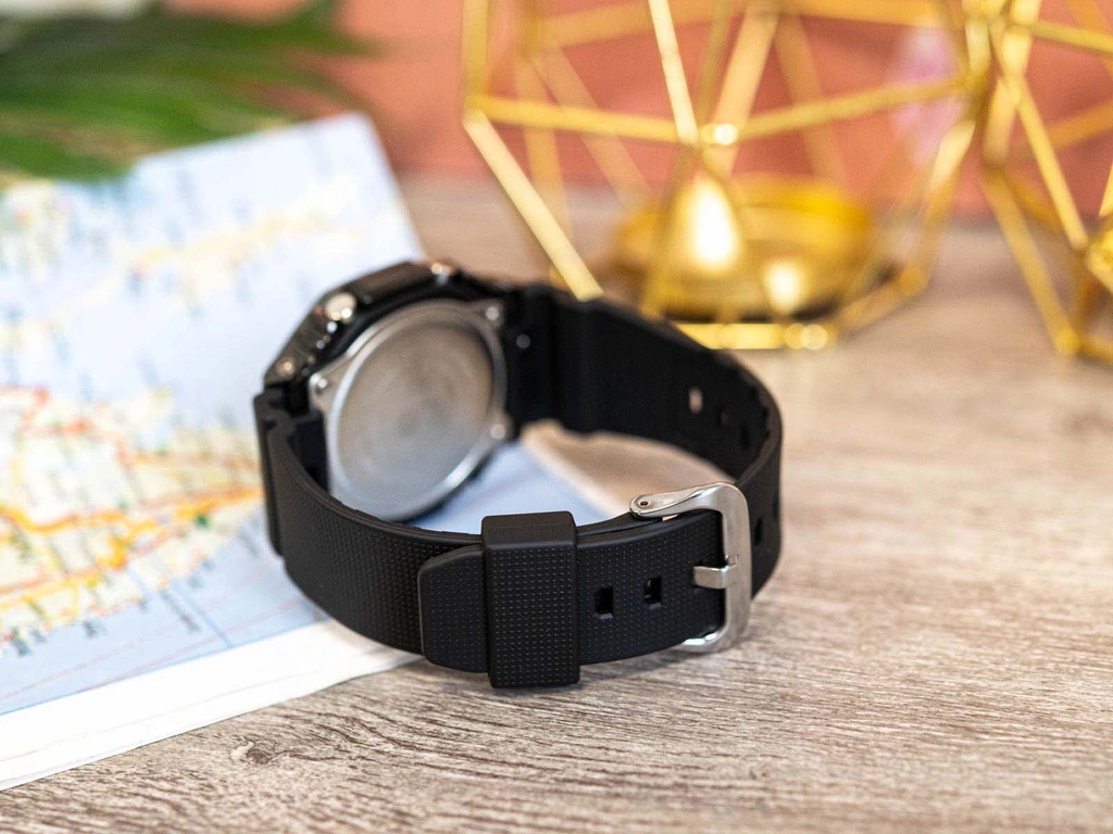 Zegarek męski CASIO G-SHOCK GM-2100BB-1AER