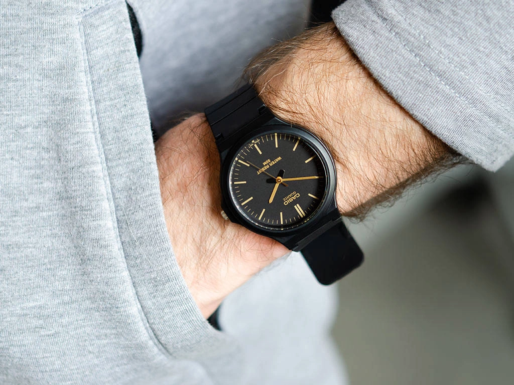 Zegarek męski CASIO MW-240-1E2VEF