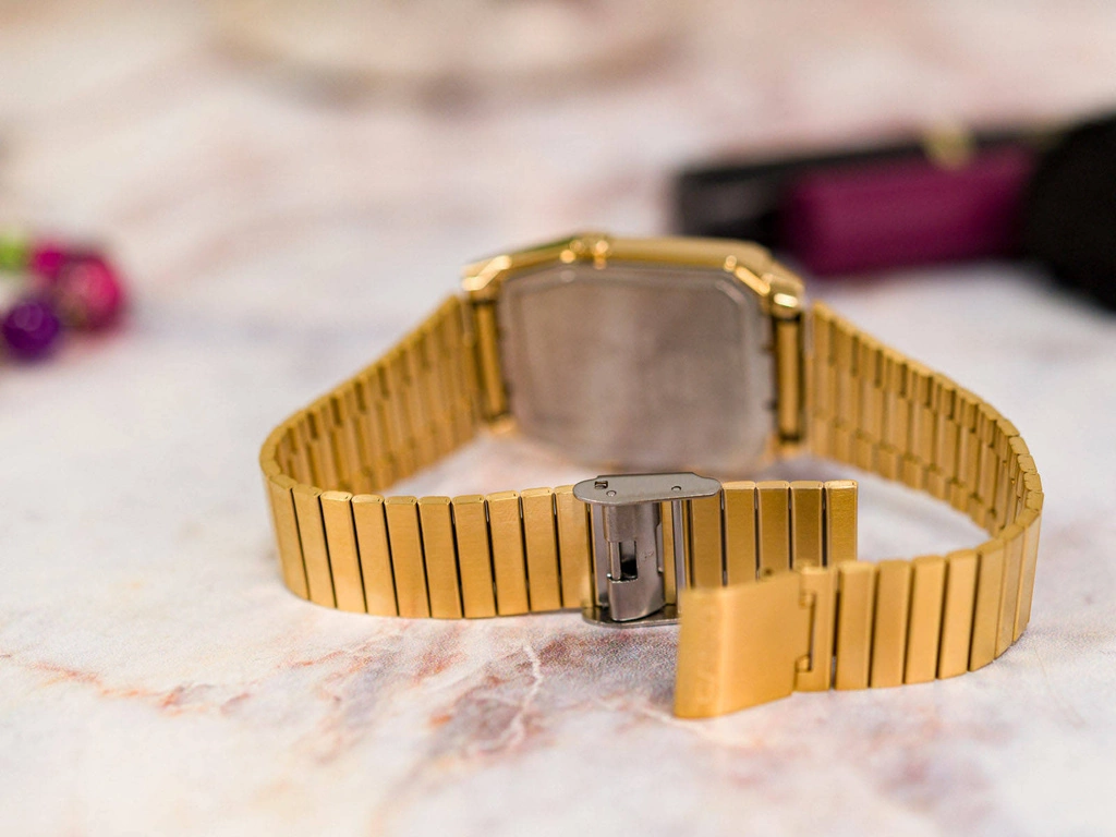 Zegarek CASIO AQ-800EG-9AEF