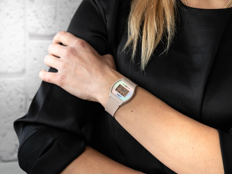 Zegarek damski CASIO LW-205H-4AEF