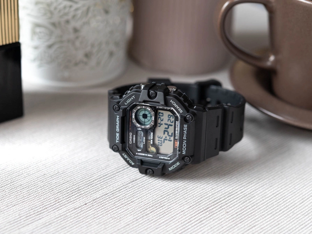 Zegarek męski CASIO WS-1700H-1AVEF