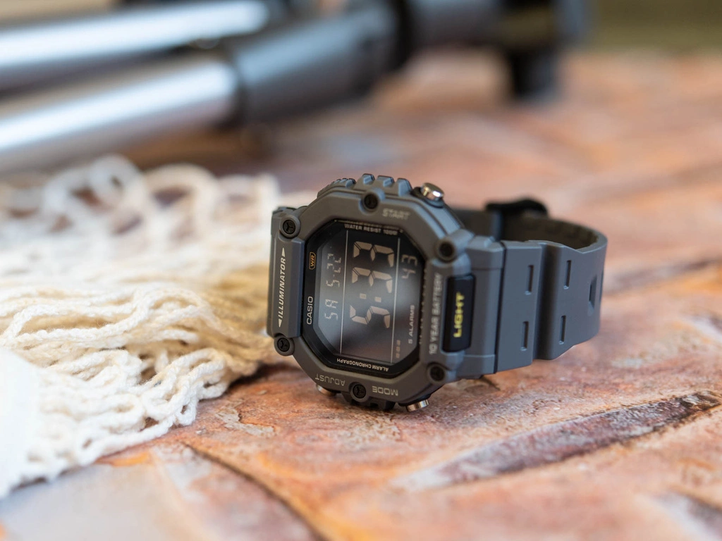 Zegarek męski CASIO AE-1600H-8BVEF