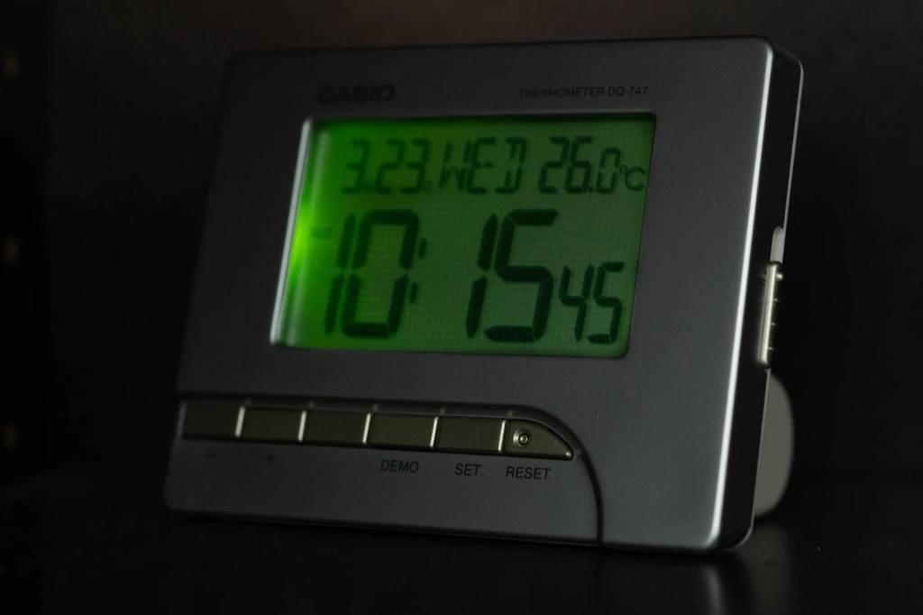 Budzik Casio DQ-747-8EF