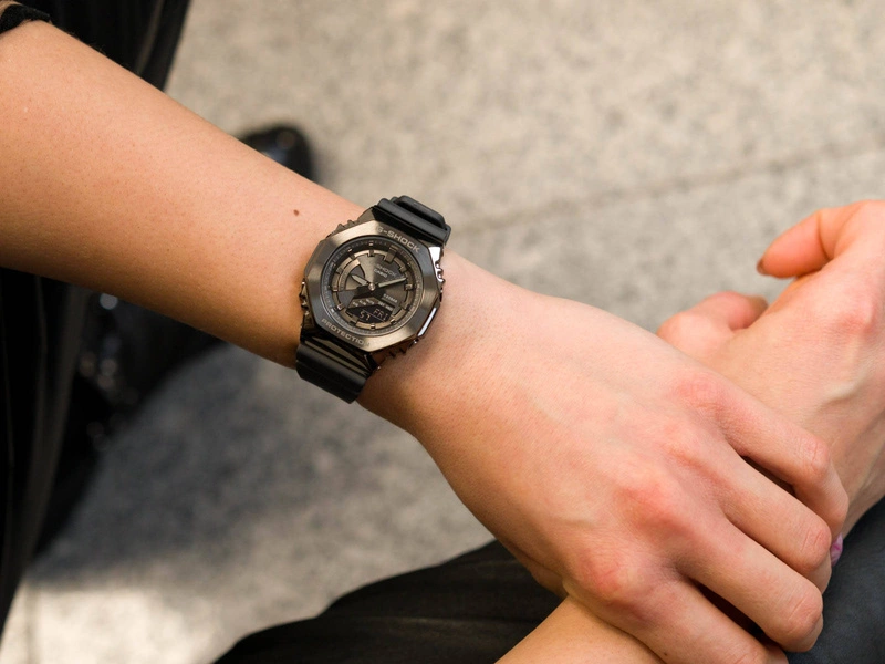Zegarek damski CASIO G-SHOCK GM-S2100B-8AER Metal Covered