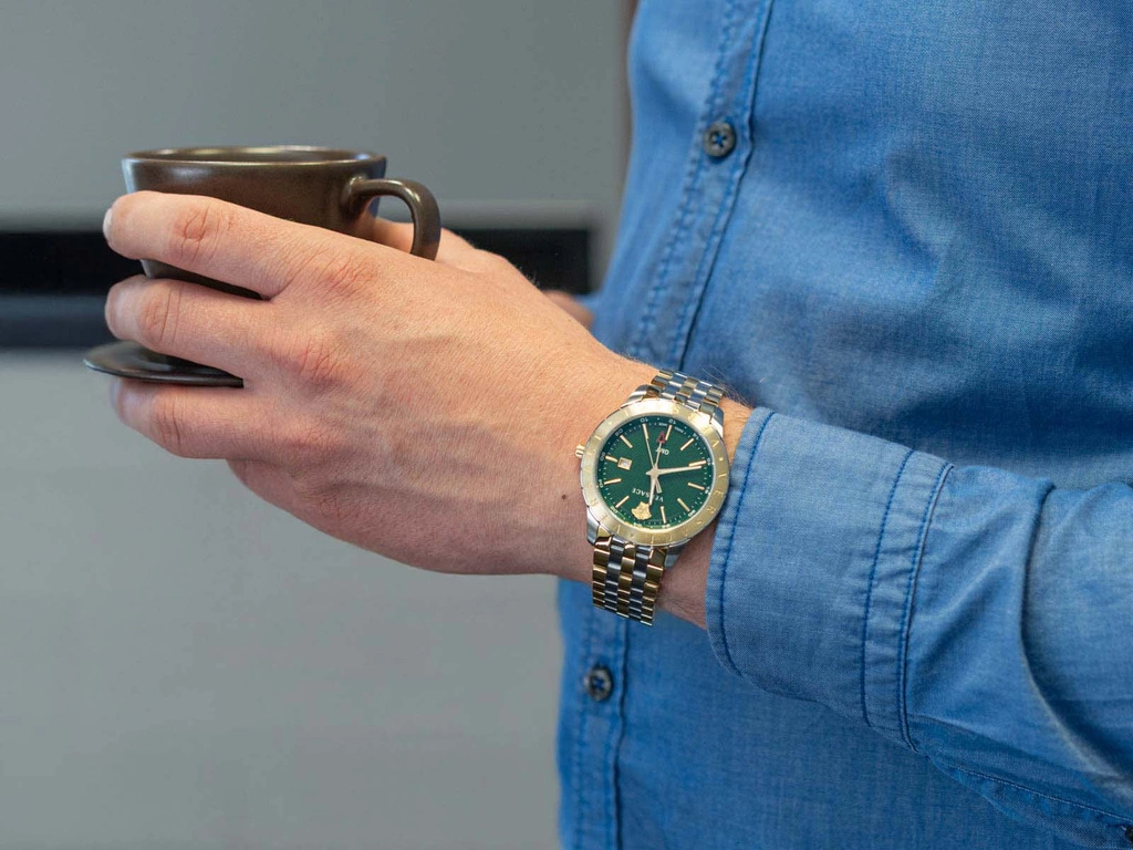 Zegarek męski VERSACE VEBK00718 Univers GMT