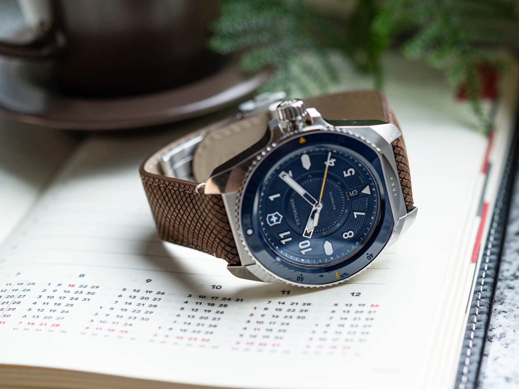 Zegarek męski Victorinox 241980.1 Journey 1884 Automatic