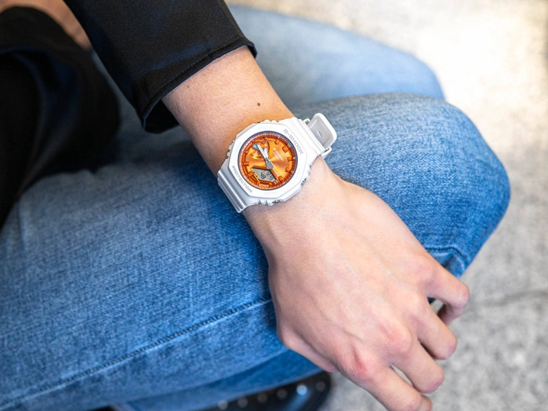 Zegarek damski CASIO G-SHOCK GMA-S2100WS-7AER Carbon Core Guard