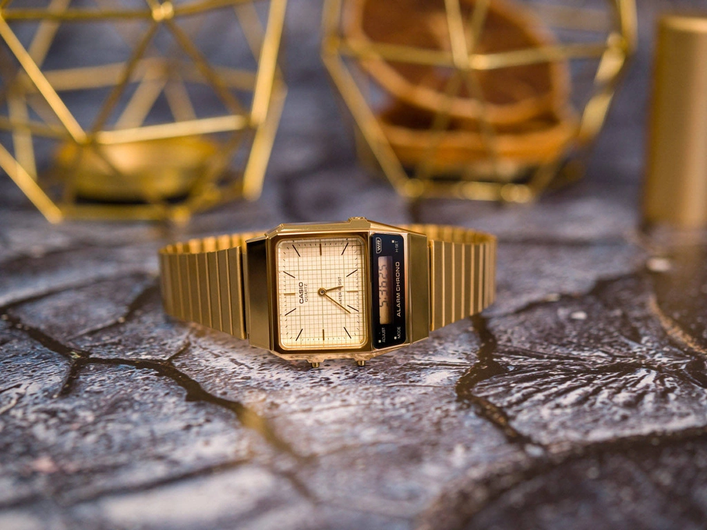 Zegarek CASIO AQ-800EG-9AEF