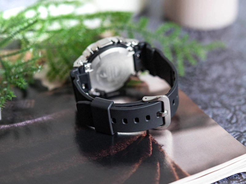 Zegarek męski CASIO G-SHOCK GM-5600U-1ER 