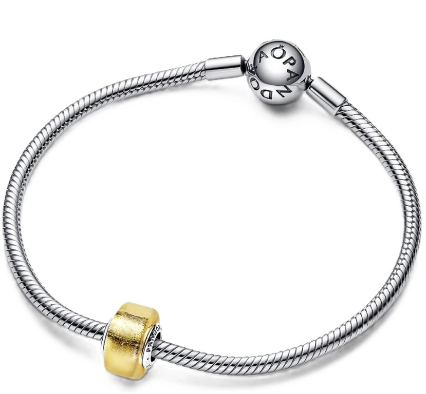 Charms Pandora mały ze złotego szkła Murano 793353C00