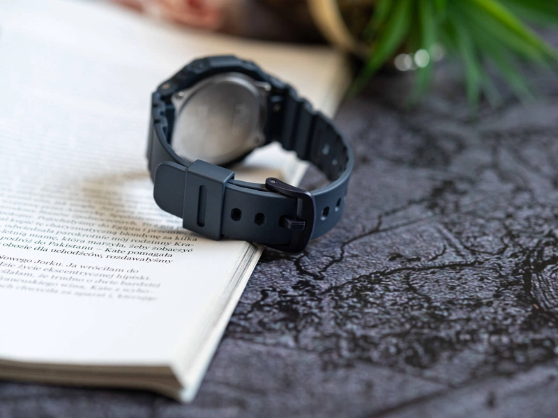 Zegarek damski CASIO G-SHOCK GMA-S2100BA-2A1ER Carbon Core Guard