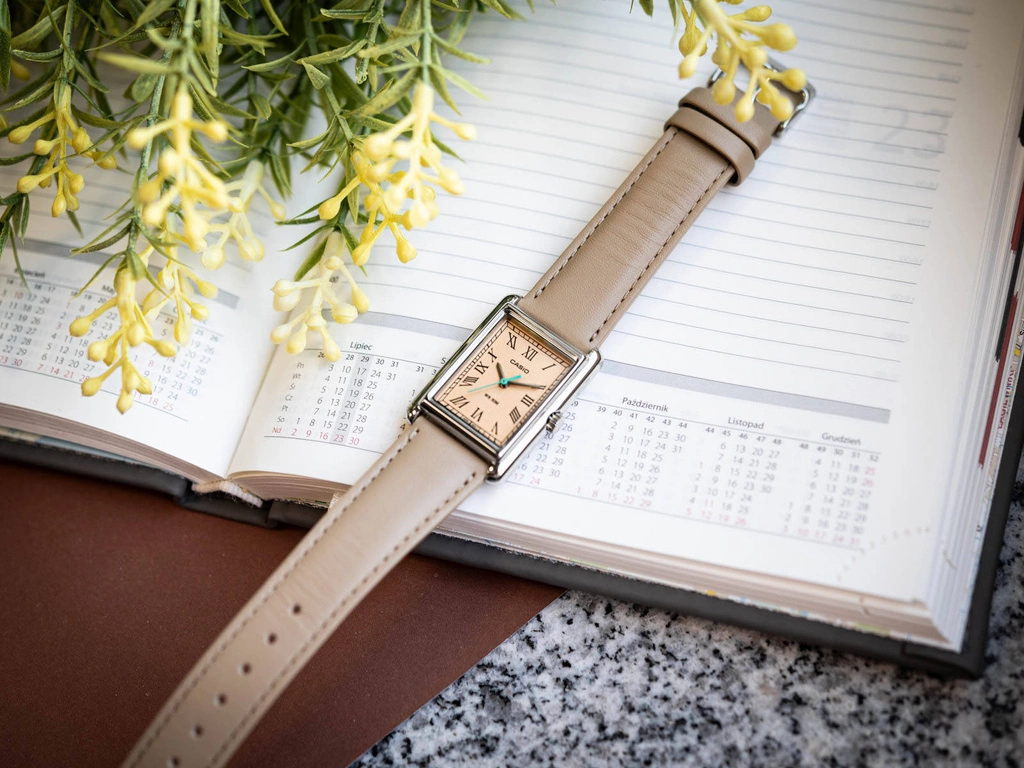 Zegarek damski CASIO LTP-B165L-5BVEF