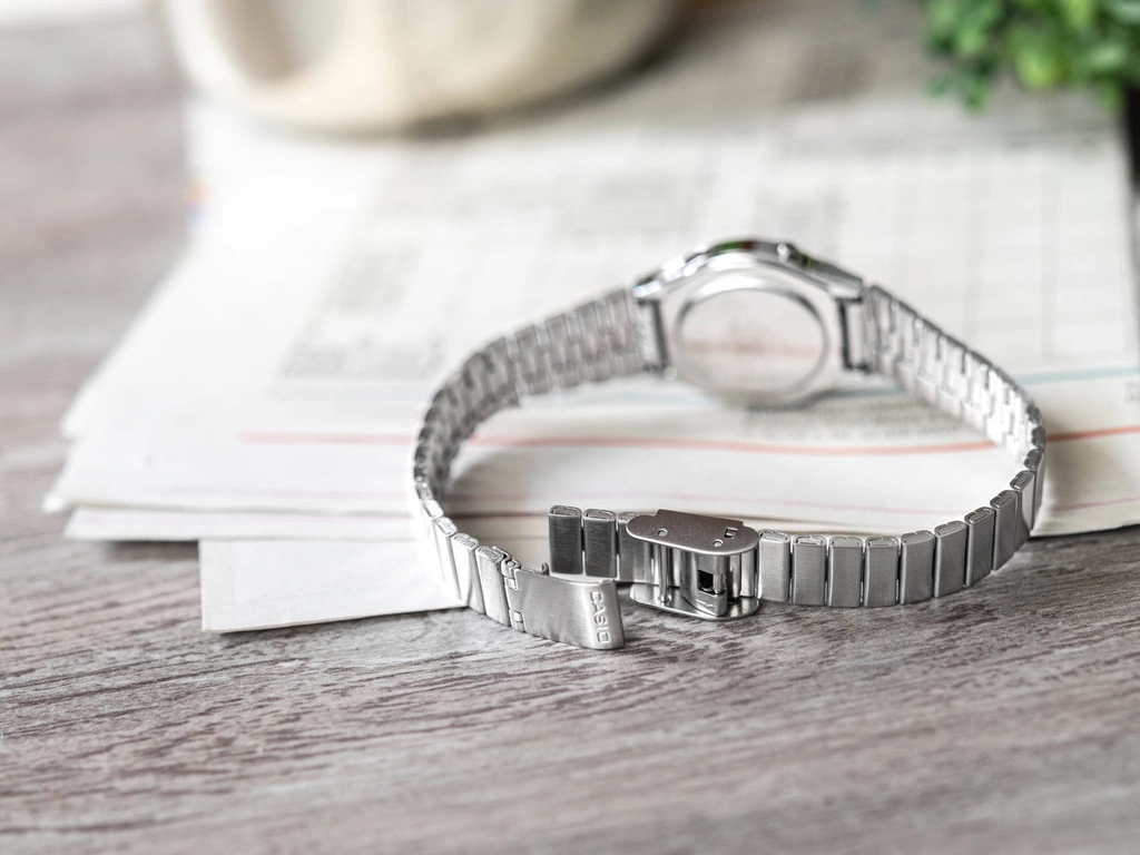 Zegarek damski CASIO LA700WE-4AEF