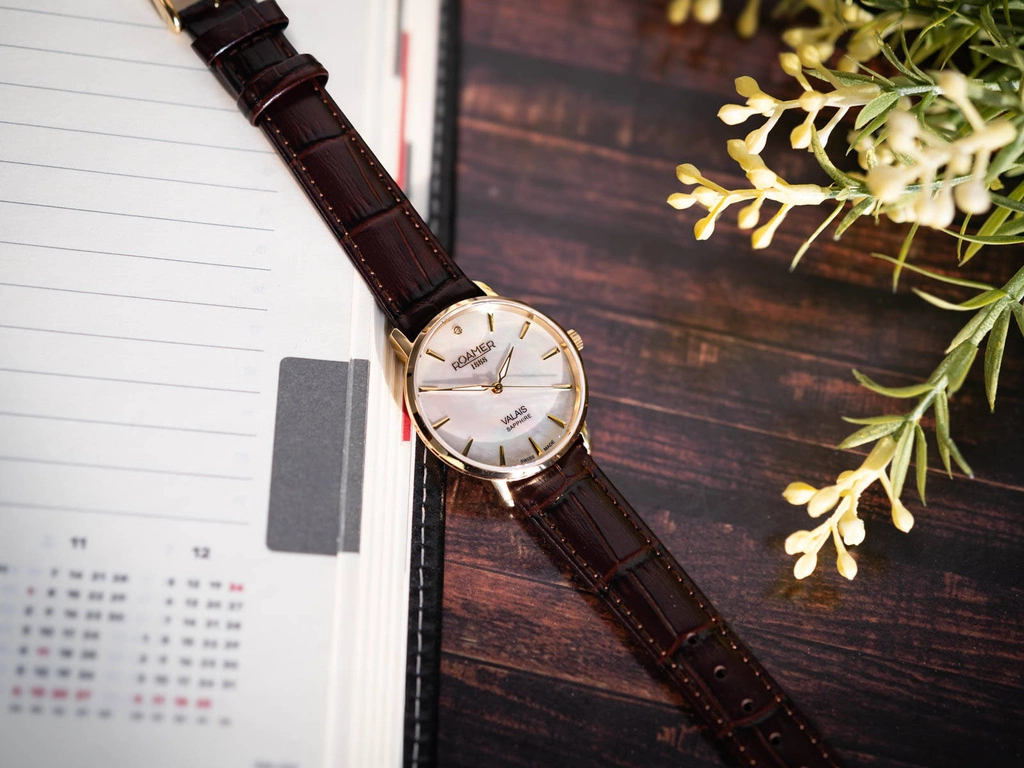 Zegarek damski ROAMER VALAIS LADIES DIAMOND SET 989847 48 10 05