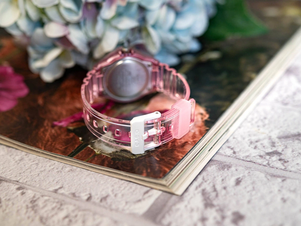 Zegarek damski CASIO LRW-200HS-4EVEF