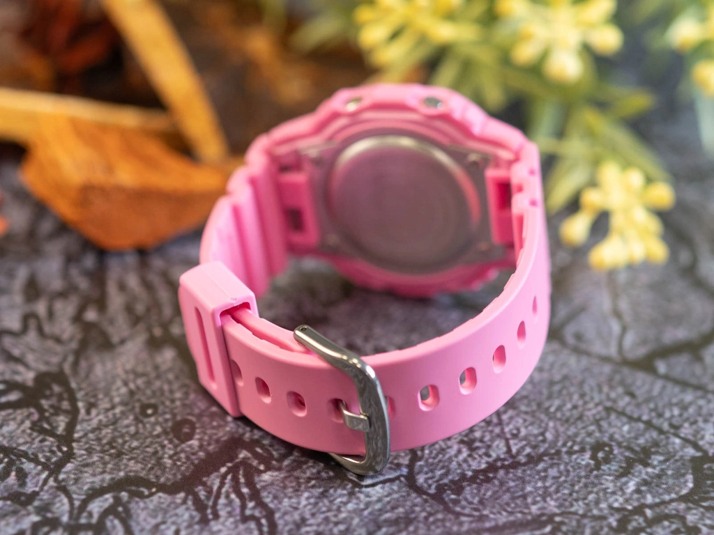 Zegarek damski CASIO G-SHOCK GMD-S5610PP-4ER