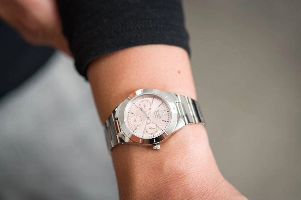 Zegarek damski CASIO LTP-2069D-4AVEG