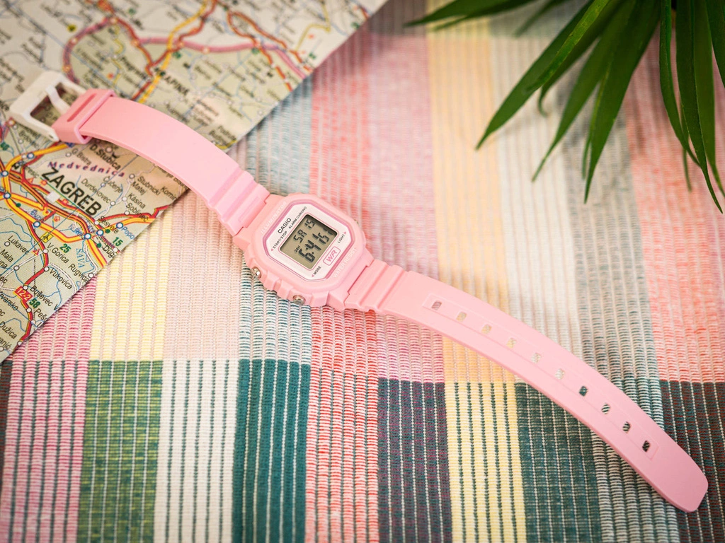 Zegarek damski CASIO LA-20WH-4A1EF