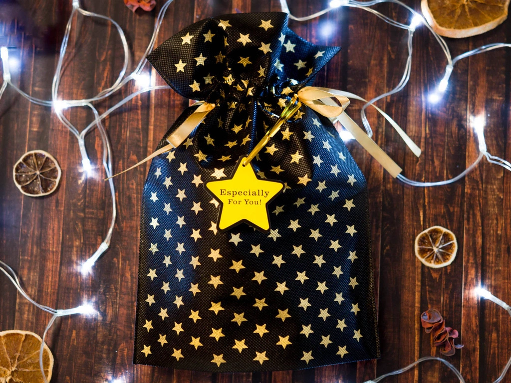 WOREK PREZENTOWY czarny w złote gwiazdki