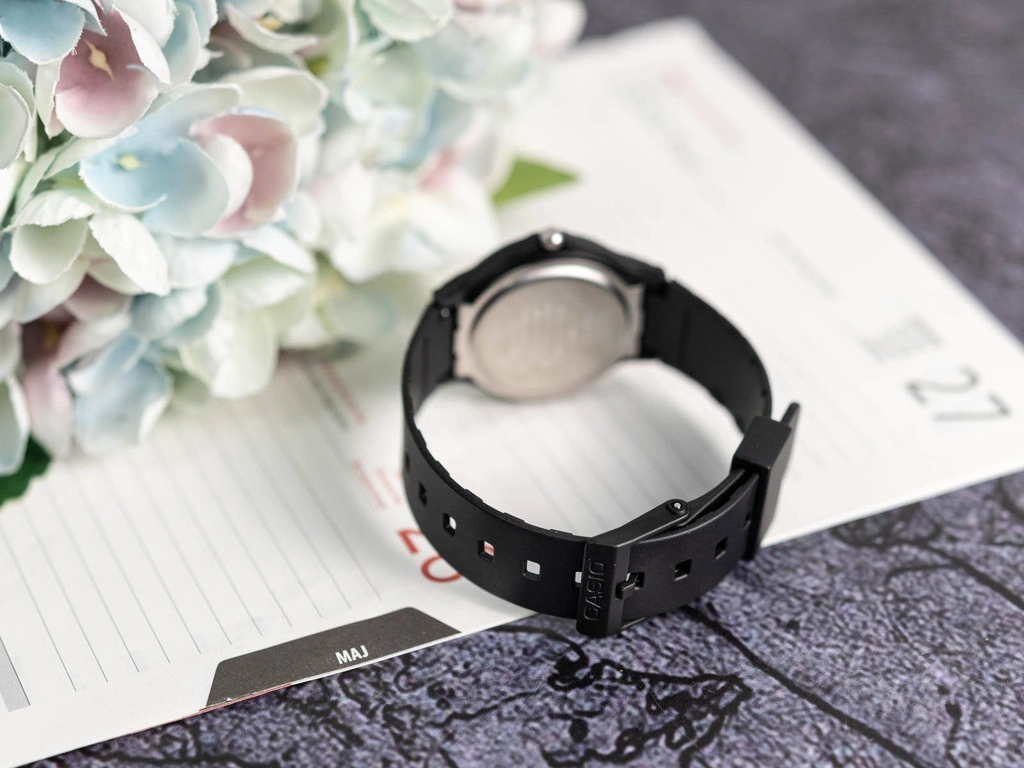 Zegarek damski CASIO LQ-24B-1BEF