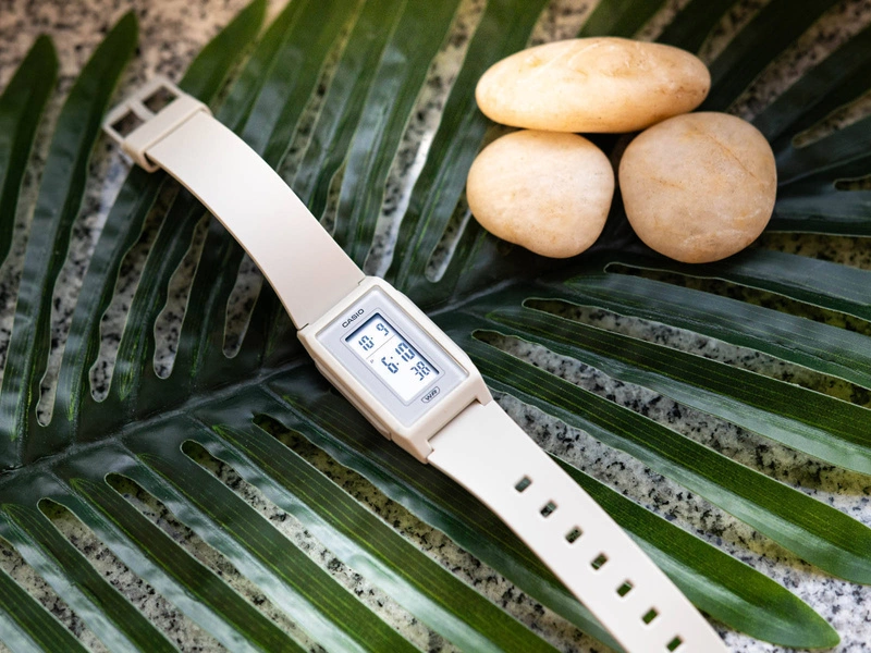 Zegarek damski CASIO LF-10WH-8EF Pop