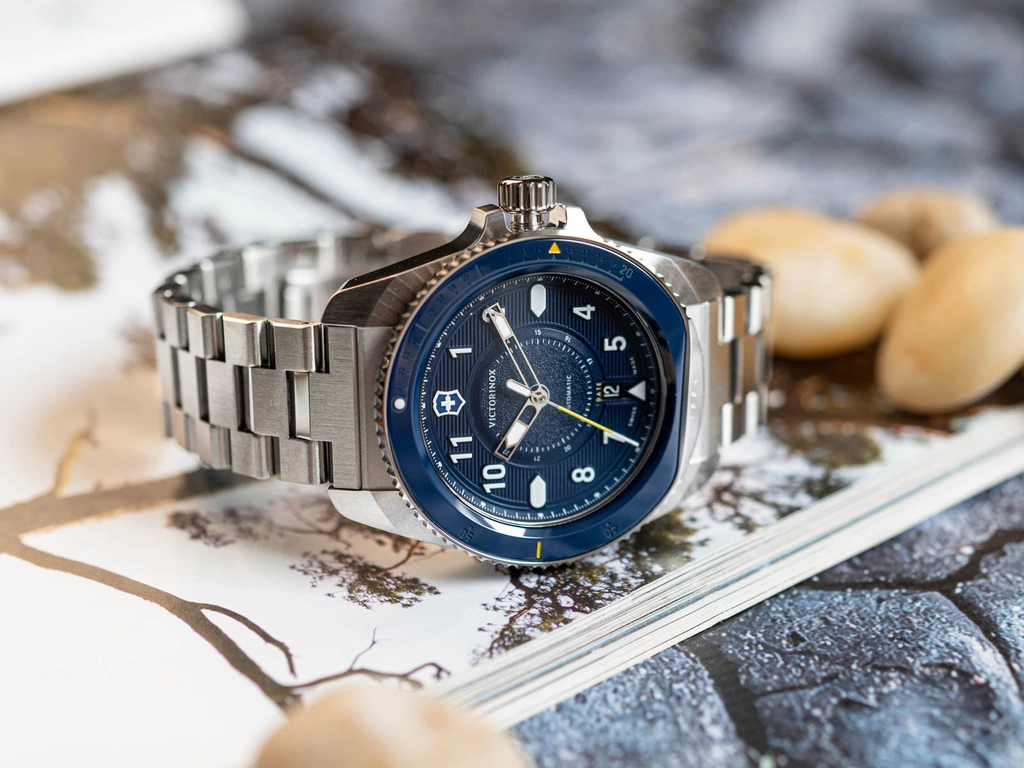 Zegarek męski Victorinox 242010 Journey 1884