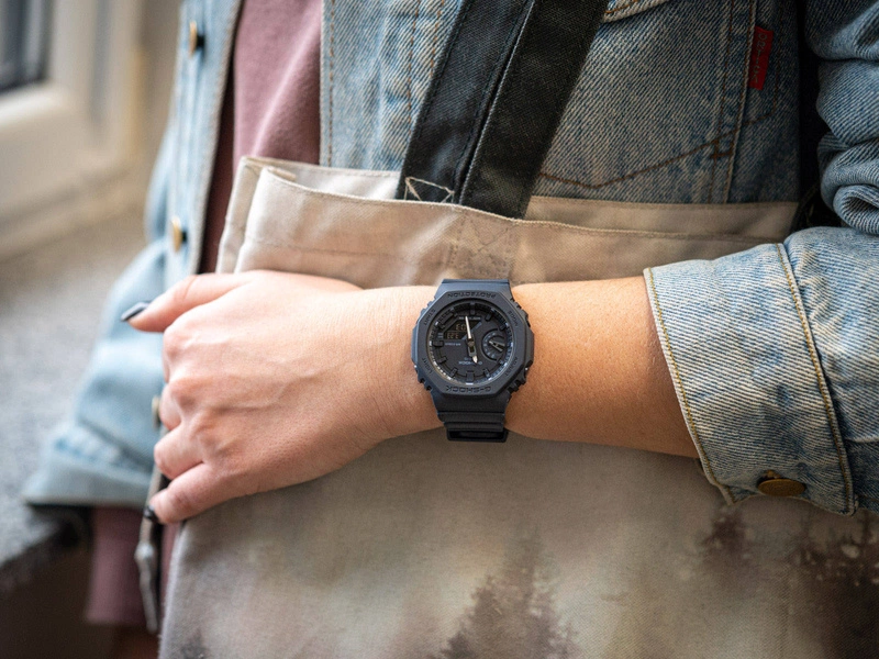 Zegarek damski CASIO G-SHOCK GMA-S2100BA-2A1ER Carbon Core Guard