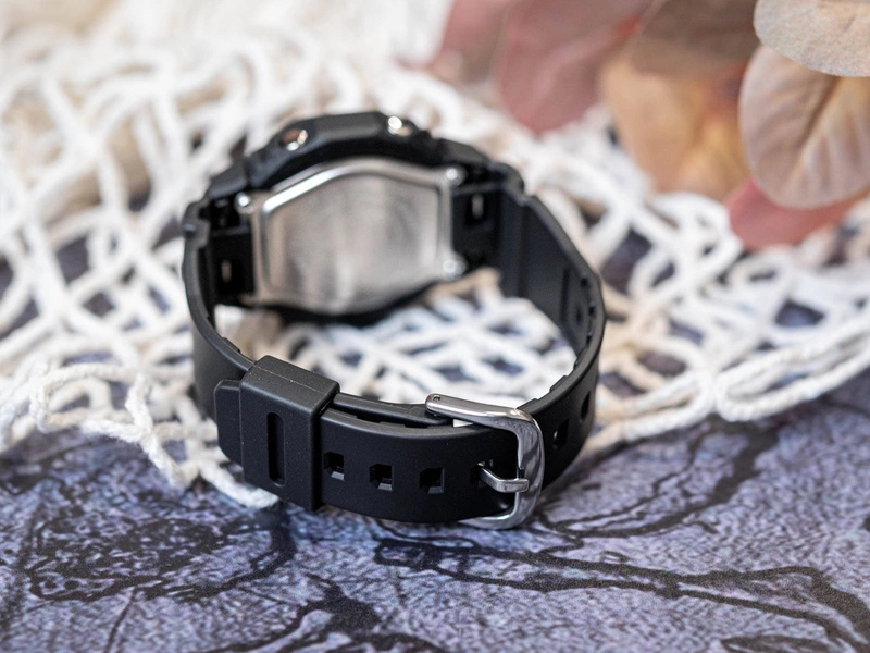 Zegarek damski CASIO G-SHOCK GMA-P2100SG-1AER Soak Up The Shimmer  