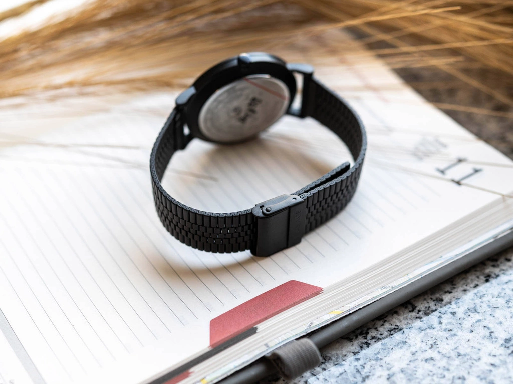 Zegarek męski VERSACE VEJ400621 V-Essential