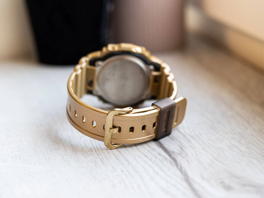 Zegarek męski CASIO G-SHOCK DWE-5600HG-1ER Gold Chain