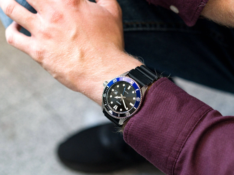 Zegarek męski CASIO MDV-107-1A2VEF