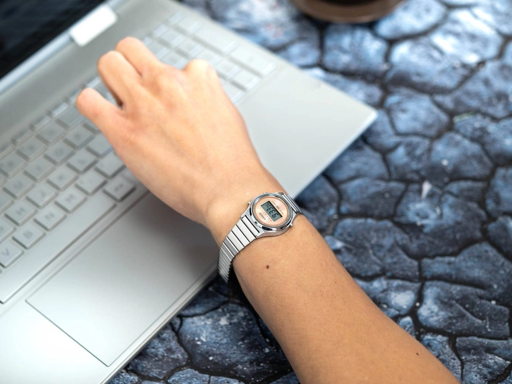 Zegarek damski CASIO LA700WE-4AEF