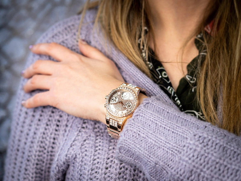Zegarek damski GUESS GW0320L3 Moonlight 