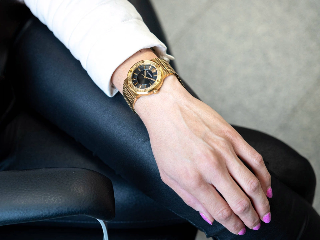 Zegarek damski VERSACE VEVH00820 Greca Logo