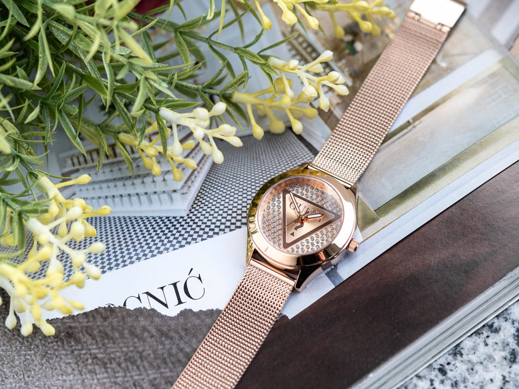 Zegarek damski GUESS GW0835L3 Glitz Plaque