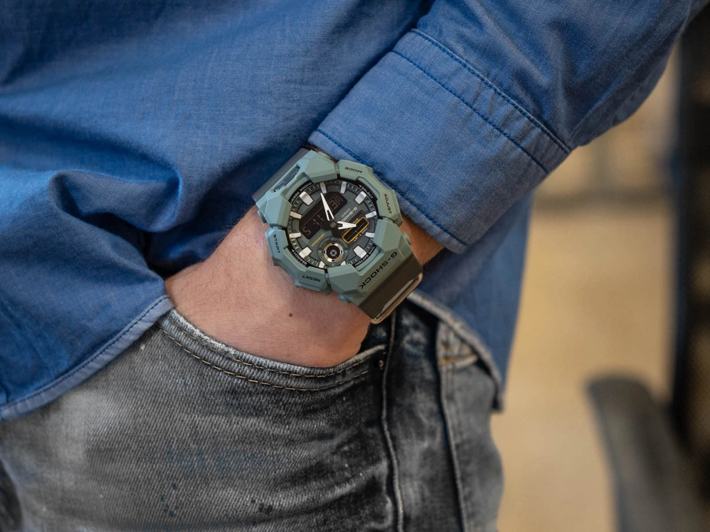 Zegarek męski CASIO G-SHOCK GA-010CE-2AER