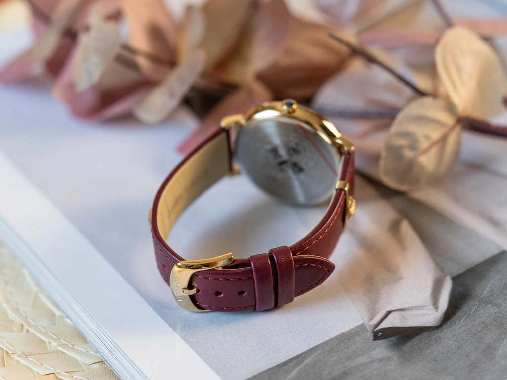 Zegarek damski VERSACE V-CIRCLE VE8104322