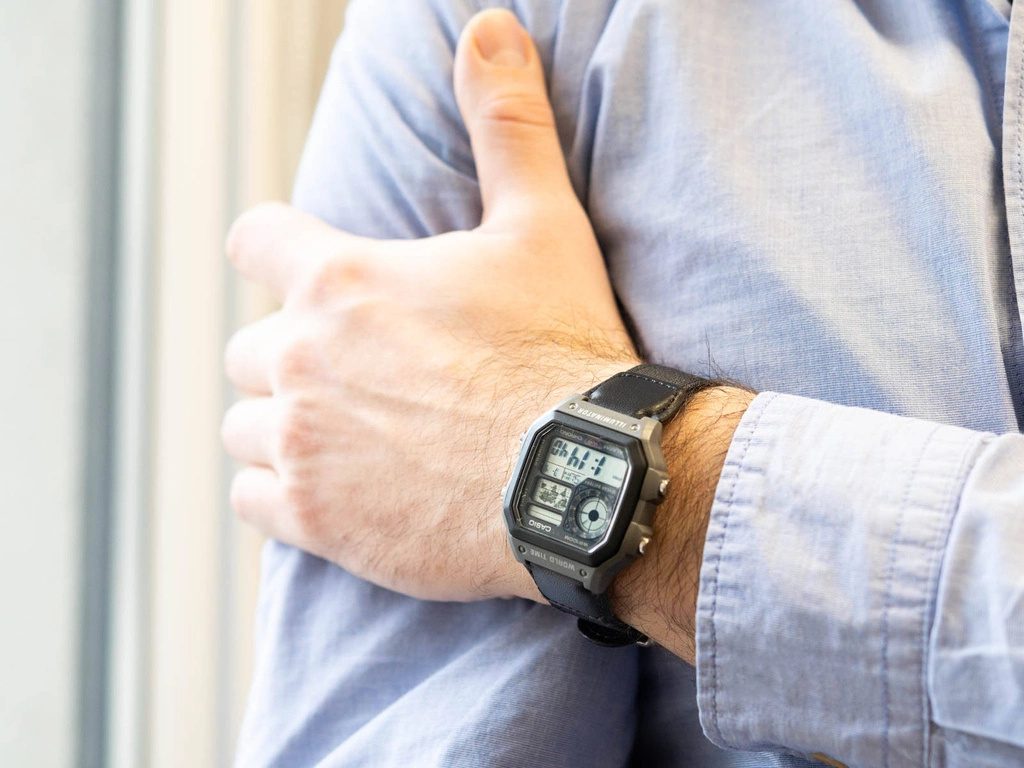 Zegarek męski CASIO AE-1200WHUB-8AVEF