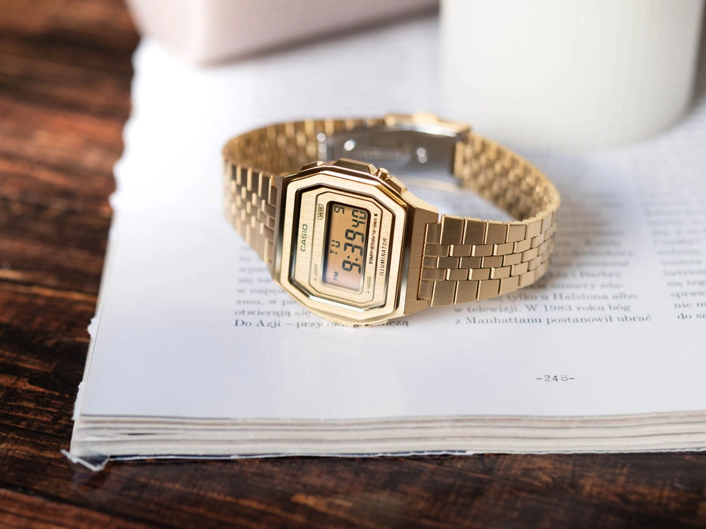 Zegarek CASIO A1000G-9EF