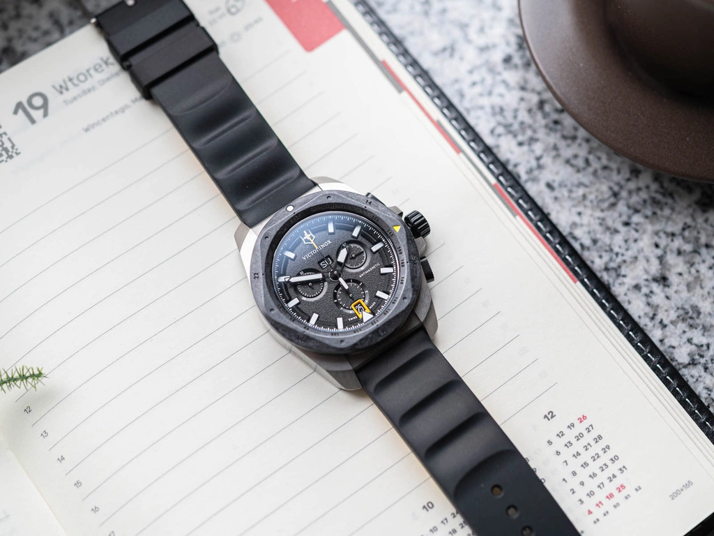 Zegarek męski Victorinox 242011 INOX Chrono