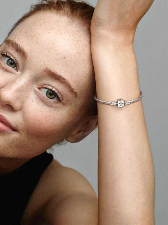 Bransoletka damska Pandora 590702HV-20 o splocie wężykowym z zapięciem beczułkowym