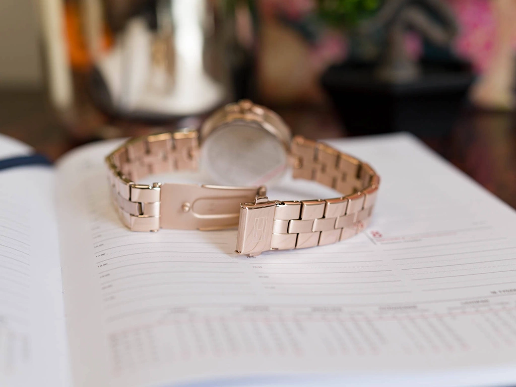 Zegarek damski TOMMY HILFIGER Cami 2770103 + Kolczyki