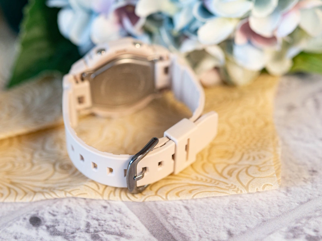 Zegarek damski CASIO G-SHOCK GMA-P2100M-4AER