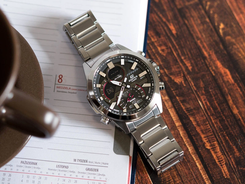 Zegarek męski CASIO Edifice ECB-30D-1AEF-OUTLET